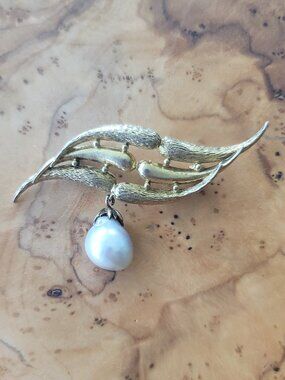 Vintage Baroque Pearl & Sterling Pendant/brooch